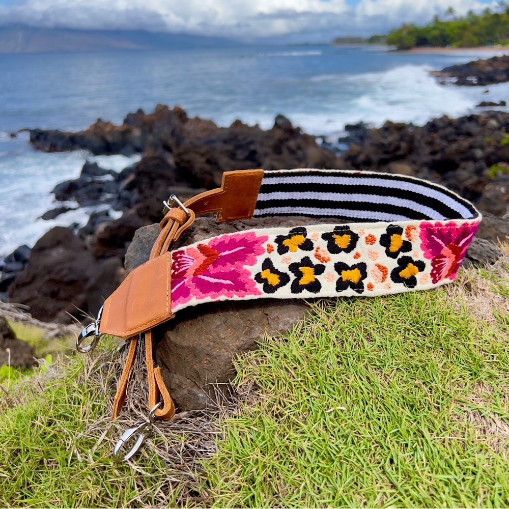 Handmade Embroidered Strap - Picture 7 of 7